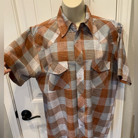 Liquidwest Plaid Short Sleeved Pearlsnap - Picture 1 of 3